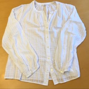 White tone on tone GAP blouse ☘️3/$20